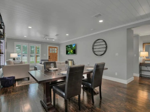 Upscale Home With Pool and Firepit - Close to Mercer St!