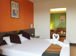 The Seasons Bangkok Huamark