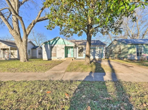 Outdoor Dining & Yard: Pet-friendly Temple Home