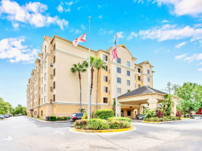 Condo Close to Universal Studios - Pool, Hot Tub!