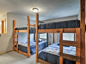 All Season Big Bear Lake House, Walk to Beach