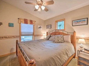 Rustic Mccall Cabin w/ Private Hot Tub & Deck!