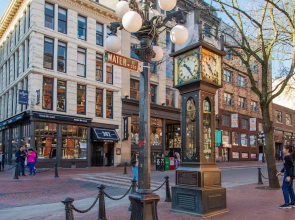 Noel Suites-Gastown