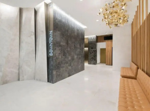 2BR Luxury Skytower CBD Pool Gym Netflix