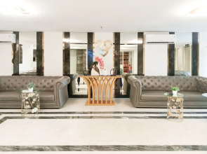 Brand New And Comfortable Studio At De Prima Apartment