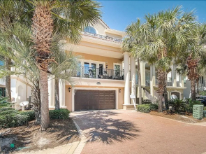 Costa Del Mar 5 Bedroom Holiday Home by Five Star Properties