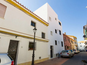 RENTHAS Calabeach Apartment