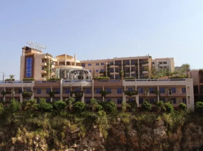 Sun Hills Suites Hotel