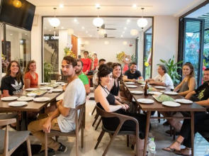 Backhome Hotel - Hostel