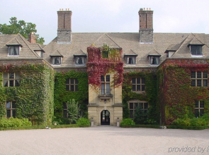 Llangoed Hall