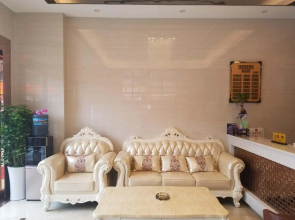 Zheng'an Tujia Business Hotel