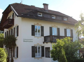 Villa Waldfrieden - Ferienwohnungen und -Haus