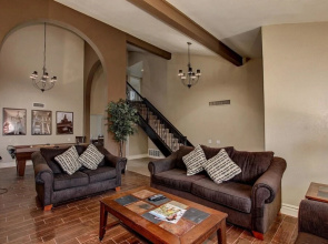 SLS The Lakes - Lovely Spacious Home with Resort Yard, Free Heated Poo
