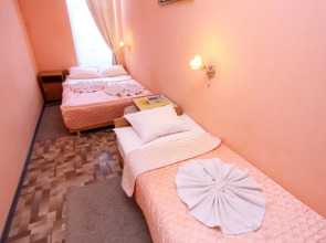 Krasny Kovrik na Pushkinskoy