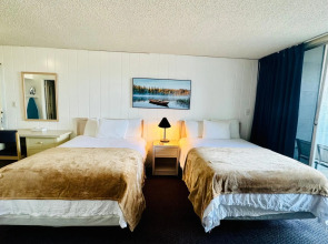 Foghorn Harbor Inn
