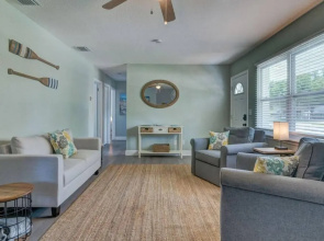Heated Pool Close to St Pete Tampa Pet Friendly