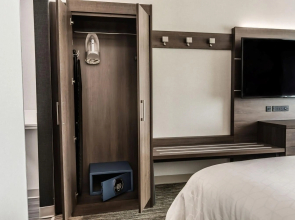 Holiday Inn Express & Suites Welland by IHG