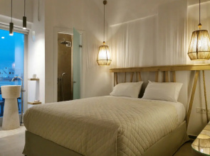 Alafropetra Luxury Suites