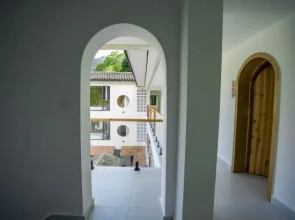 Qishanye. Qiyun Guisi Tang Projection Holiday Homestay