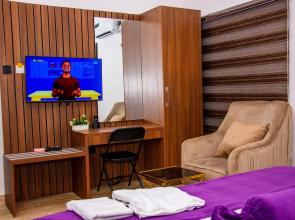 NIFEWAT APARTMENT,Cardiff suite 2bedroom apartment with gym ,Netflix and WiFi