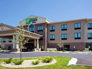Holiday Inn Express and Suites Mason City by IHG