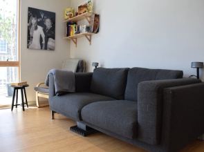 Modern 2 Bedroom Flat With Balcony