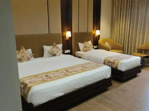 Hotel Raghukul Grand
