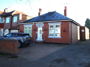 Bungalow - Sleeps 6 - Pets Ok - Garden - Parking