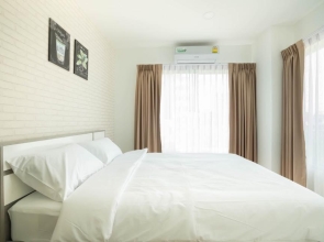 The Lux Ladprao 10