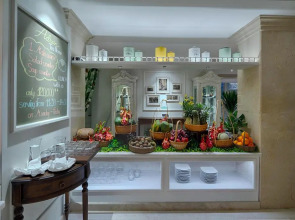 Au Lac Charner Hotel