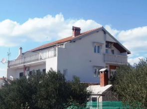 Guest house Brodarica
