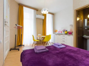Pop Art Studio Apartment