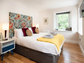 Mill House - self catering sleeps 10