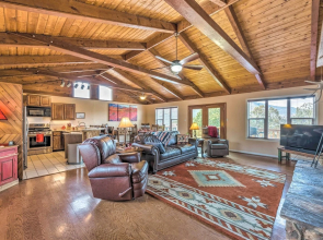 Alto Cabin w/ Stunning Views, Hot Tub + Sauna!