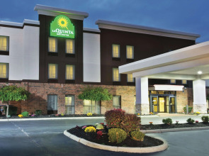 La Quinta Inn & Suites by Wyndham Columbus - Grove City