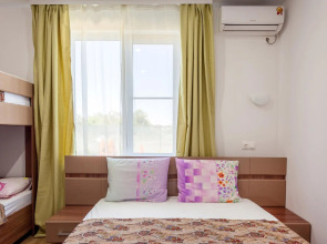 Азов Холидей