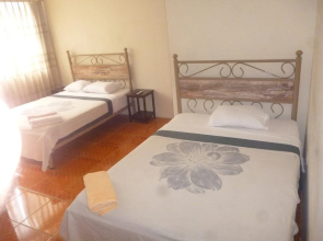 Diamond Monkey Lodge