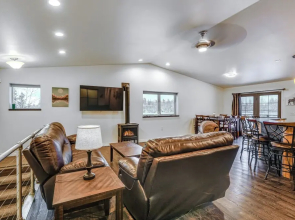 Family-friendly Fairbanks Home: Chena River Access