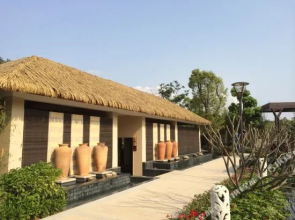 Yihe Hot Spring City Hotel