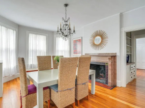 Walk to Harvard Square: Apartment in Cambridge