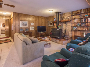 Mac's Place