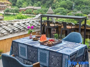 Lubian Jiushan Banshui Boutique Hostel