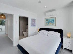 Modern 2-bedroom Apartment With Pool Access