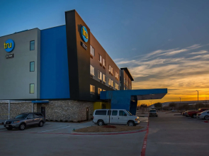 Tru by Hilton Garland Richardson