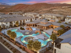 Zion's Paradise 6 Bedroom Townhouse