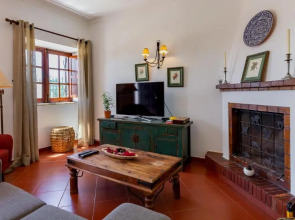 Cozy Algarve Home with Vineyard View Near Beaches