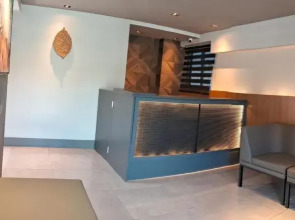 Easy Porto Hotel