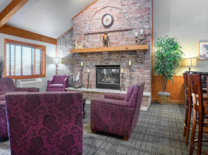 Cobblestone Hotel & Suties - Baldwin