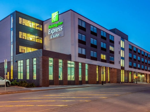 Holiday Inn Express and Suites-Platteville by IHG