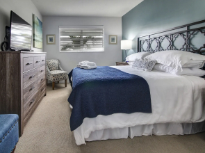 May-Dee Suites